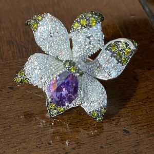Beautiful Vintage Noir Flower Ring 💍